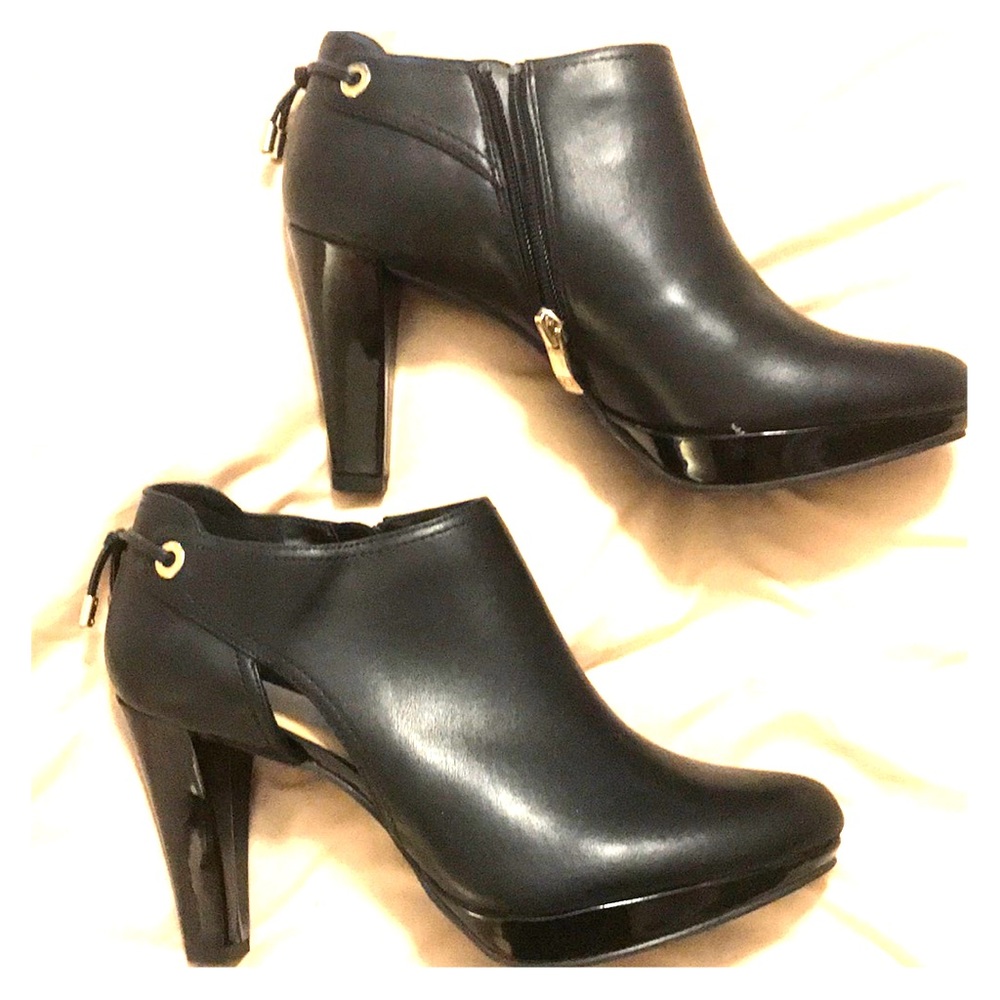 Liz Claiborne black booties